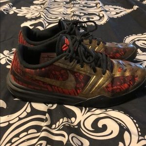 Boys sz 6 Red and Gold Nike shoes